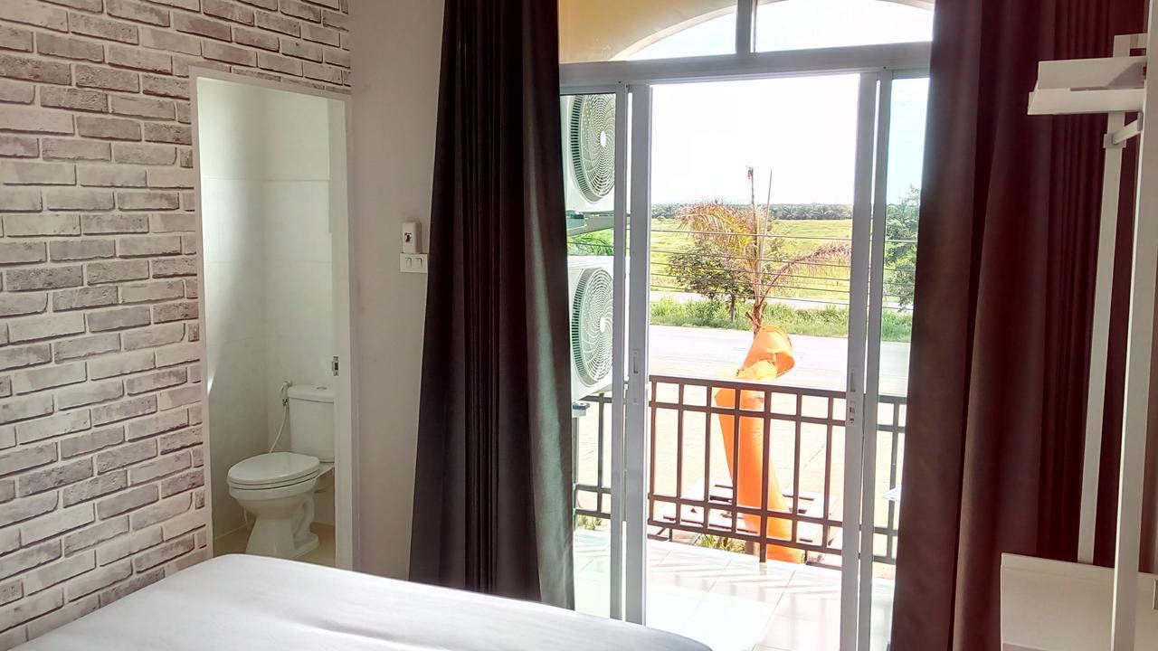 Suratthani Airport Mini Hotel Surat Thani Exterior photo