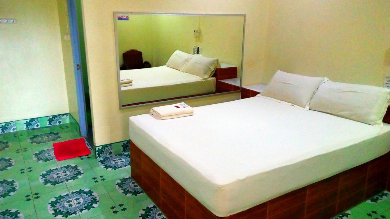 Suratthani Airport Mini Hotel Surat Thani Exterior photo